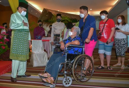 TAN SRI ABANG JOHARI TUN OPENG