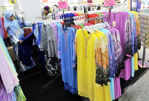 BAJU KURUNG