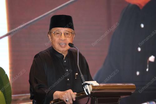 TAN SRI ABANG JOHARI TUN OPENG