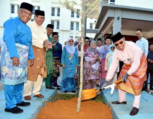 TAN SRI ABANG JOHARI TUN OPENG