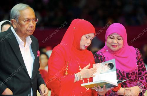 SK03_05112016_HARI_WANITA