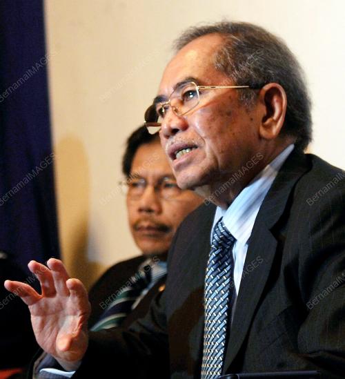 DATUK DR WAN JUNAIDI TUANKU JAAFAR