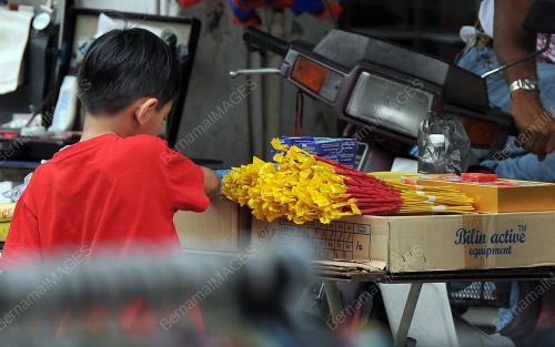 MERCUN DAN BUNGA API