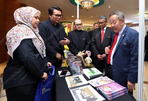 DATUK SERI ROLAND SAGAH WEE INN
