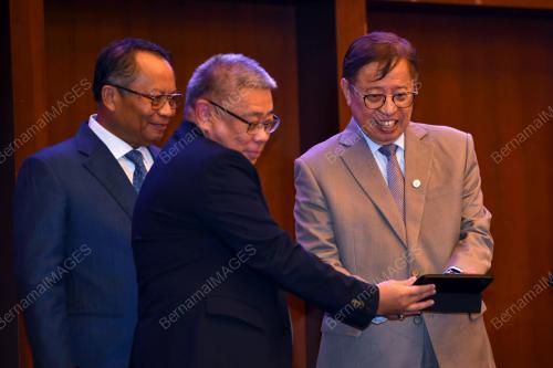 TAN SRI ABANG JOHARI TUN OPENG