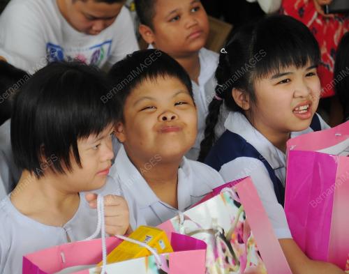 SK03_06102016_SEKOLAH_KHAS