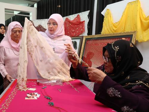 RAJA PERMAISURI AGONG TUANKU AZIZAH AMINAH MAIMUNAH