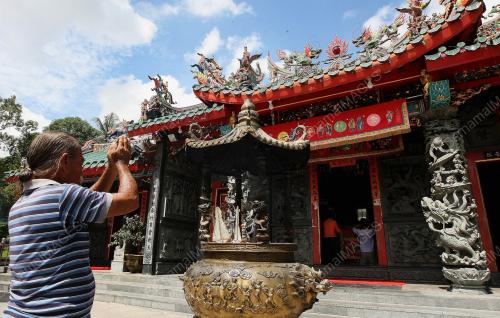 TOKONG CINA