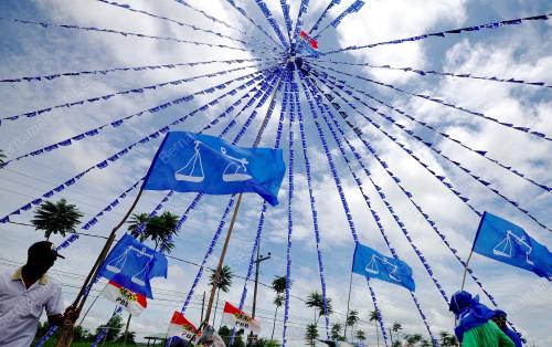 SK03_07042013_BENDERA