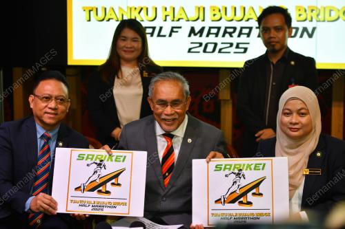 DATUK LEN TALIF SALLEH