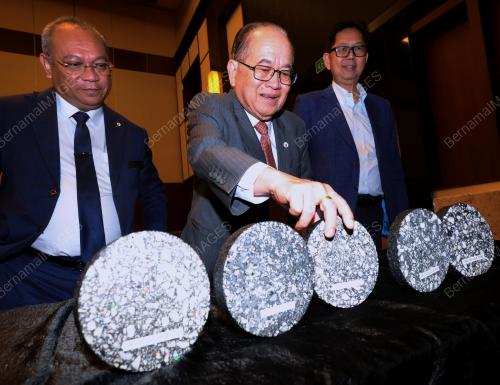 DATUK AMAR DOUGLAS UGGAH EMBAS
