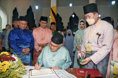 TUN ABDUL TAIB MAHMUD