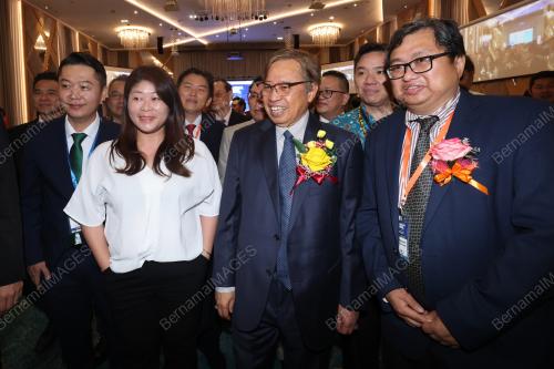 TAN SRI ABANG JOHARI TUN OPENG