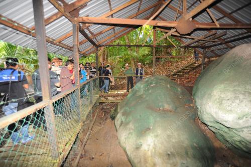 SK03_07122016_BATU_BERGAMBAR