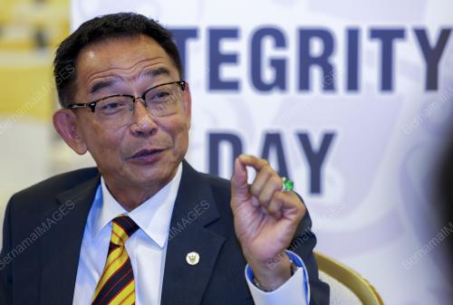 DATUK SERI ABDUL KARIM RAHMAN HAMZAH