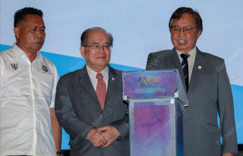 TAN SRI ABANG JOHARI TUN OPENG