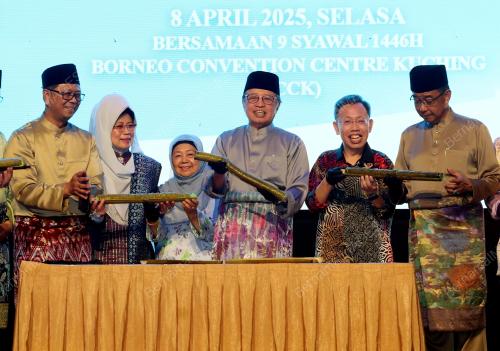 TAN SRI ABANG JOHARI TUN OPENG