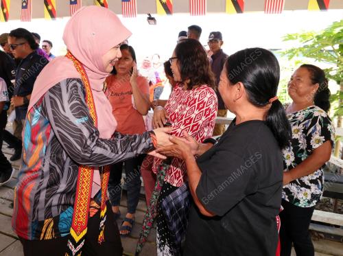 FADHLINA SIDEK