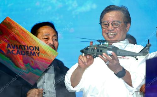 TAN SRI ABANG JOHARI TUN OPENG