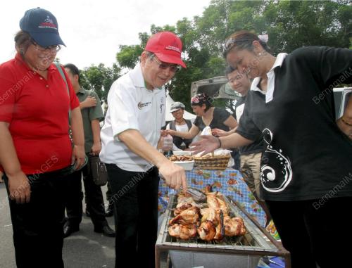 DATUK SERI DOUGLAS UNGGAH