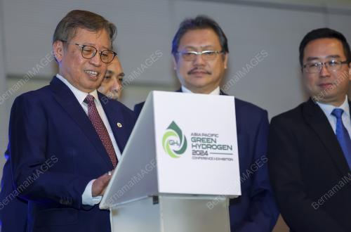 TAN SRI ABANG JOHARI TUN OPENG