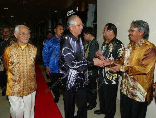 MOHD NAJIB TUN ABDUL RAZAK