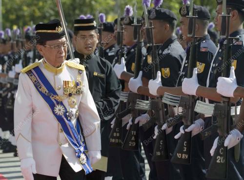 TUN ABANG MUHAMMAD SALAHUDDIN ABANG BARIENG