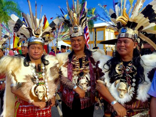 PAKAIAN PAHLAWAN IBAN