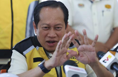 DATUK SERI AHMAD MASLAN