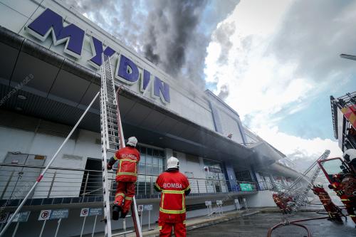 KEBAKARAN PASARAYA MYDIN