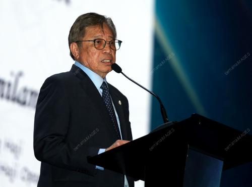 TAN SRI ABANG JOHARI TUN OPENG