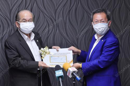DATUK AMAR DOUGLAS UGGAH EMBAS