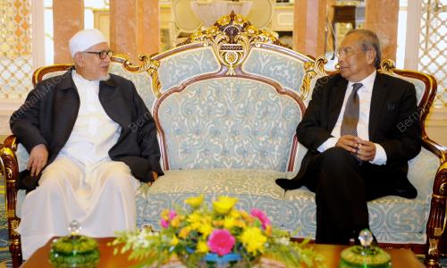 SK03_13012015_CM_HADI_AWANG