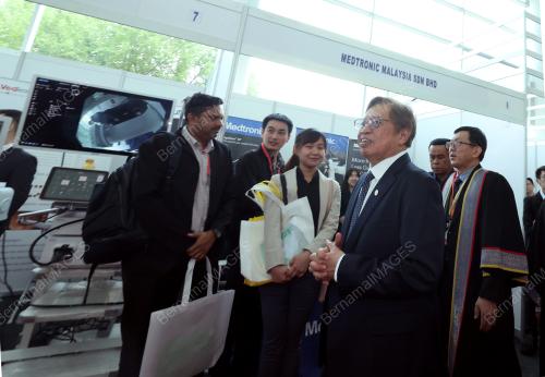 TAN SRI ABANG JOHARI TUN OPRNG