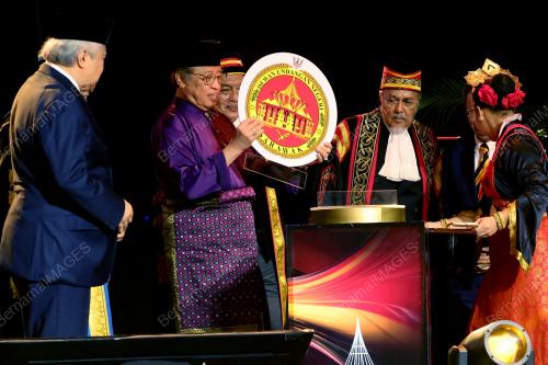 TAN SRI ABANG JOHARI TUN OPENG
