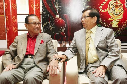 TUN ABANG MUHAMMAD SALAHUDDIN ABANG BARIENG