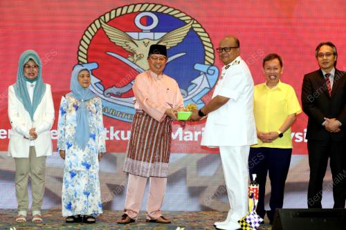 TAN SRI ABANG JOHARI TUN OPENG