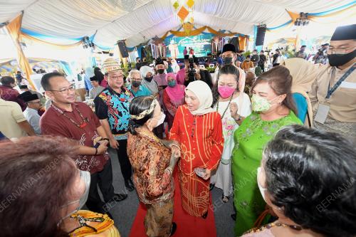DATUK SERI NANCY SHUKRI