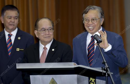 TAN SRI ABANG JOHARI TUN OPENG