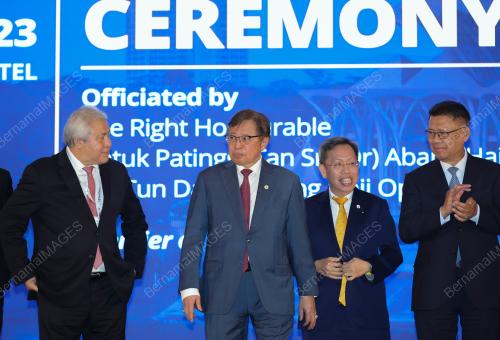 TAN SRI ABANG JOHARI TUN OPENG