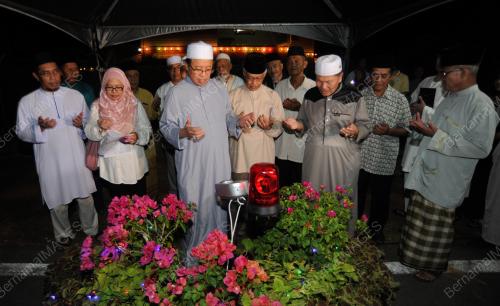 SK03_15072015_LAMPU_LED