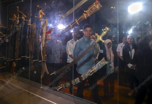 TENGKU HASSANAL IBRAHIM ALAM SHAH