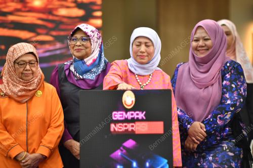 DATUK SERI NANCY SHUKRI