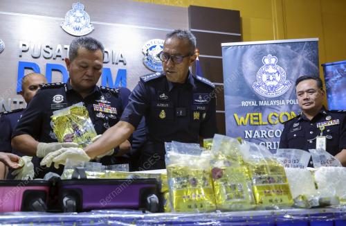 DATUK MOHD AZMAN AHMAD SAPRI