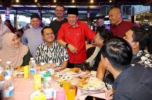 DATUK SERI DR AHMAD MASLAN