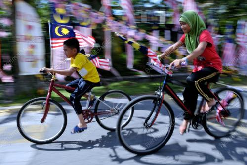 SK03_17082016_BENDERA