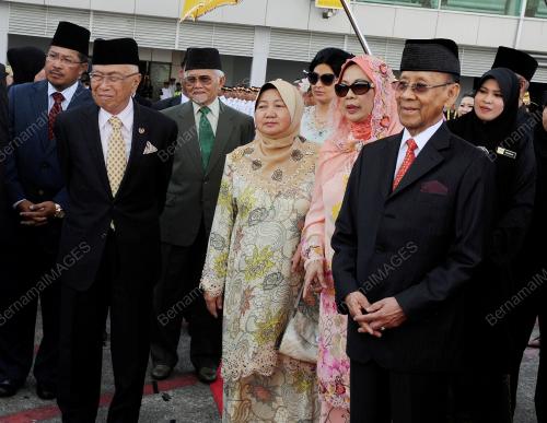 SK03_17092013_AGONG_PULANG