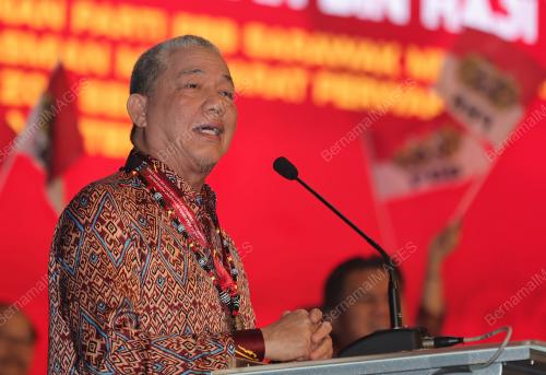 DATUK SERI FADILLAH YUSOF