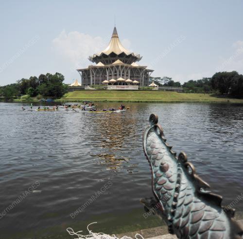 SK03_19092015_PERAHU_NAGA