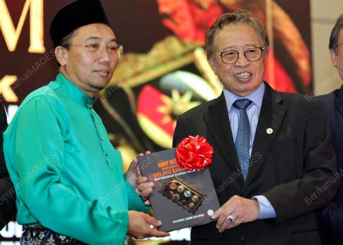 TAN SRI ABANG JOHARI TUN OPENG